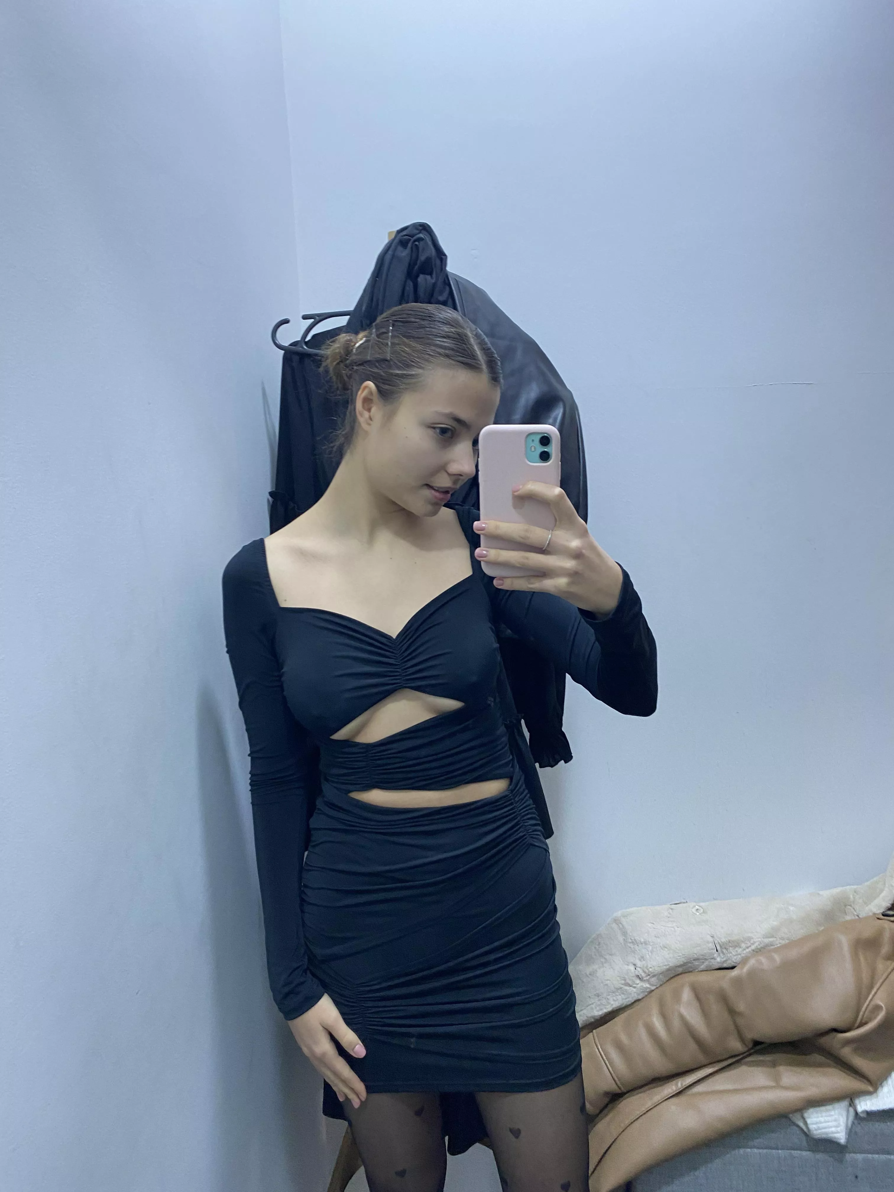 Would you sneak to my changing room?