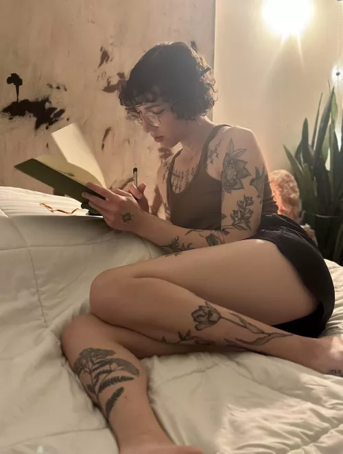 Writing a love letter , who should I make it out to? ☺️