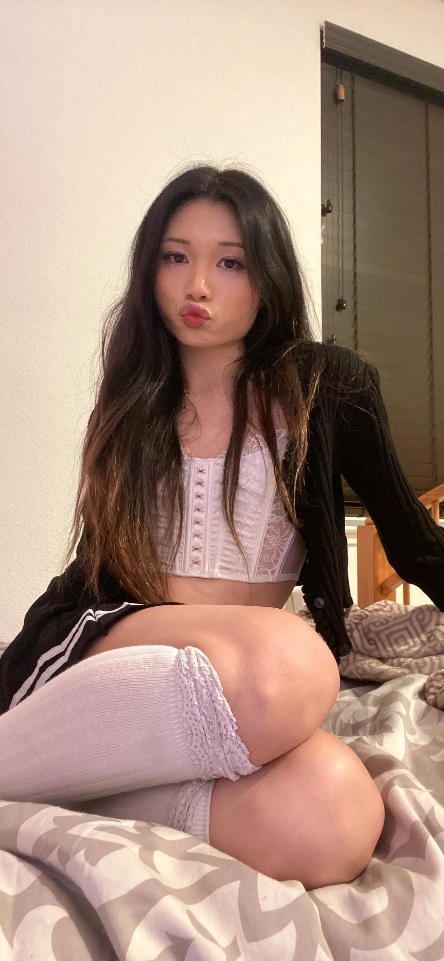 😗