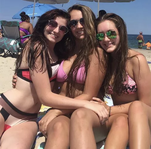Beach babes