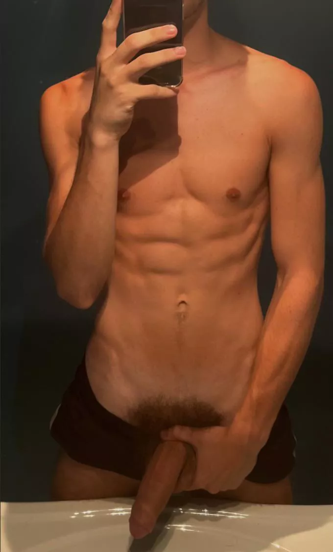 Bro needs a hand after the gym 😏