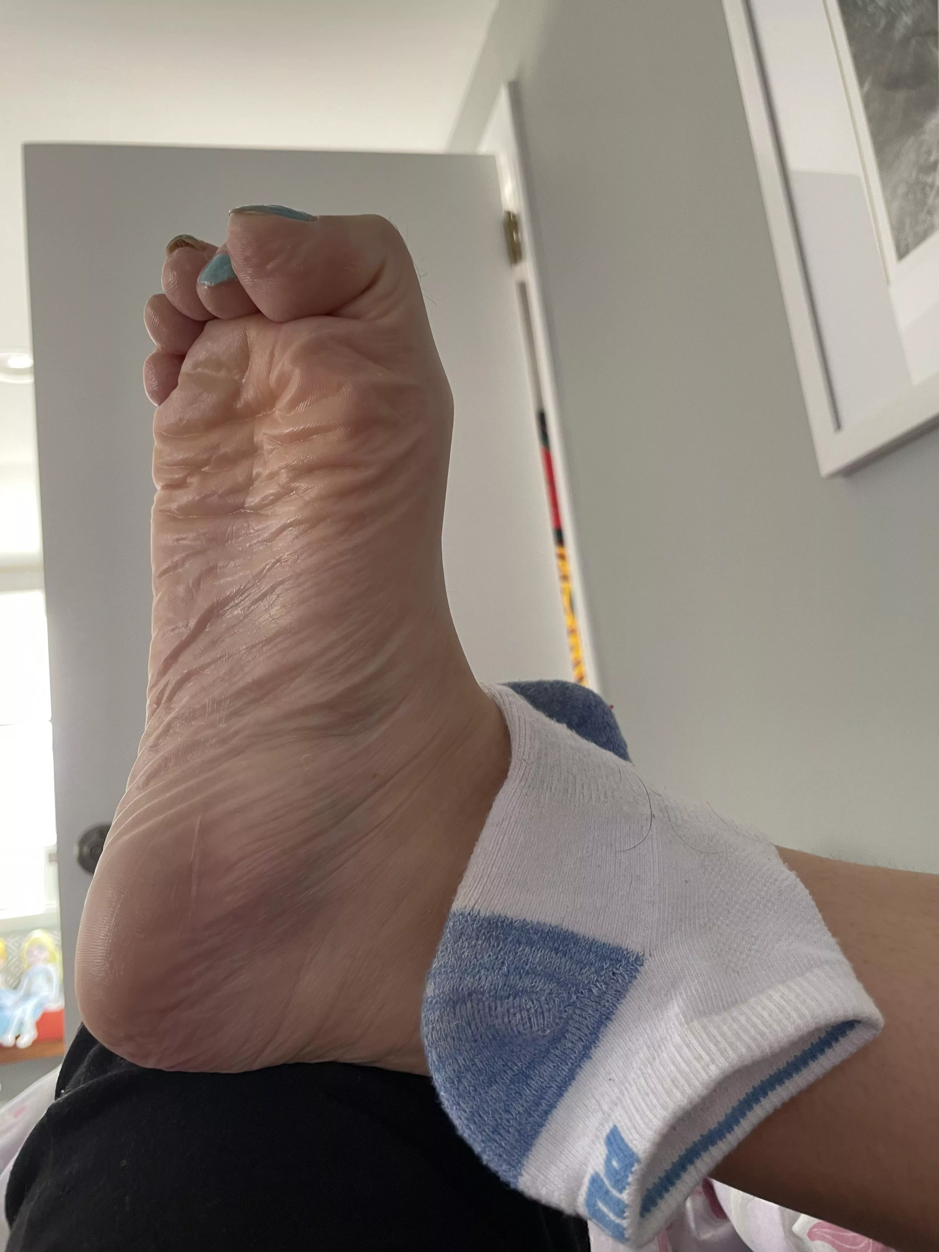 Clean my feet after the gym 🥵