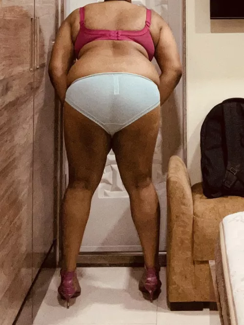 Come here sissy slaves, and feed on ur queen 👸