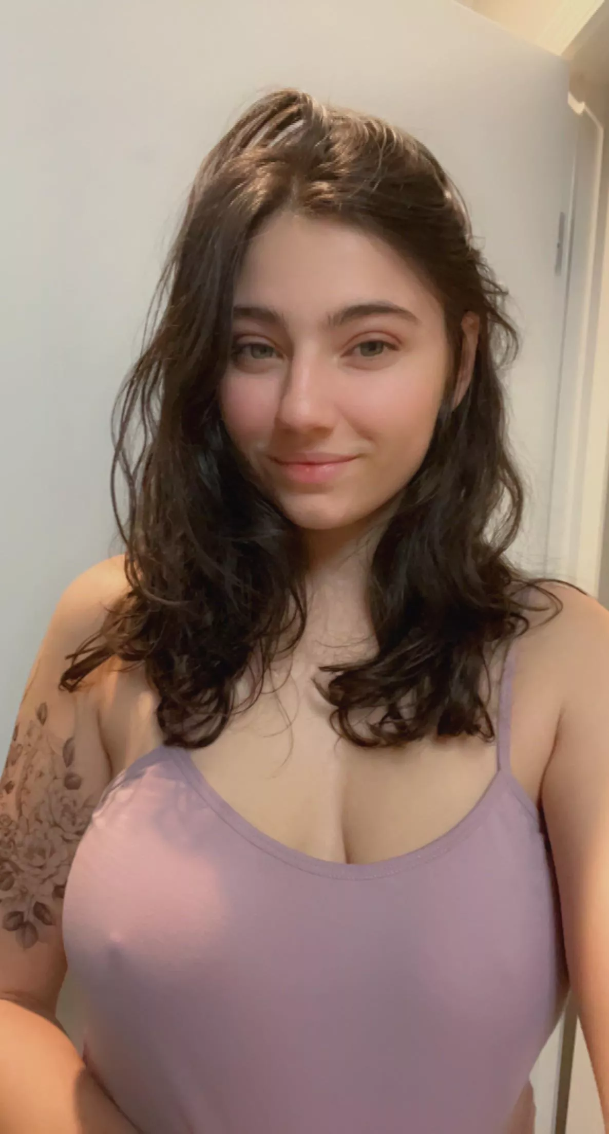 Crop tops with no bra are my new favorite thing 🥰 (F20)