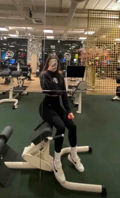 Do you guys like my leggings?