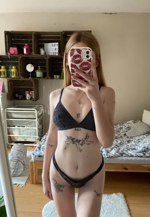 Do you like my bikini?