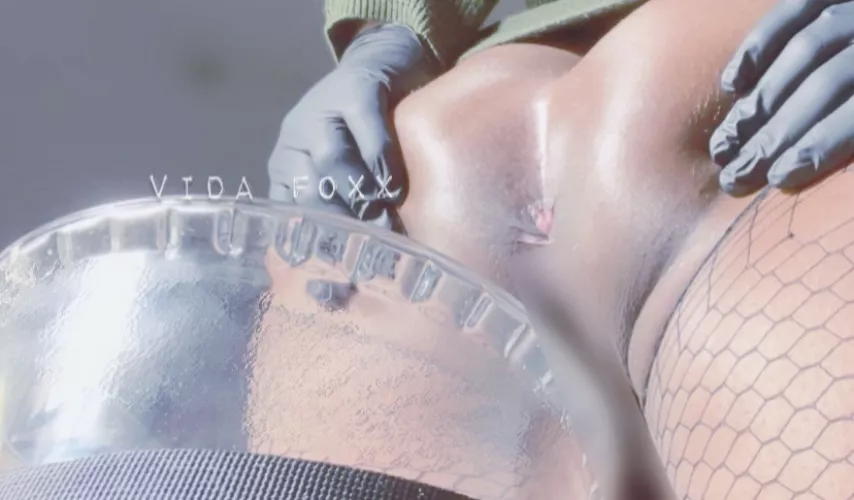 [F] Luscious, round bubble butt with a ripe asshole…