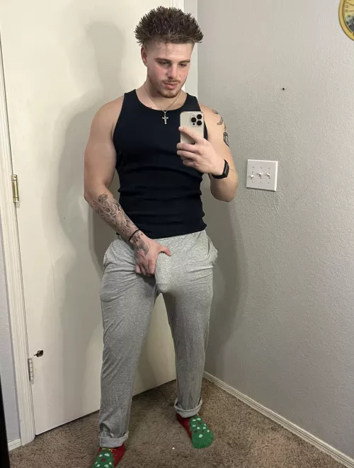 Gaming in sweats is top tier;)