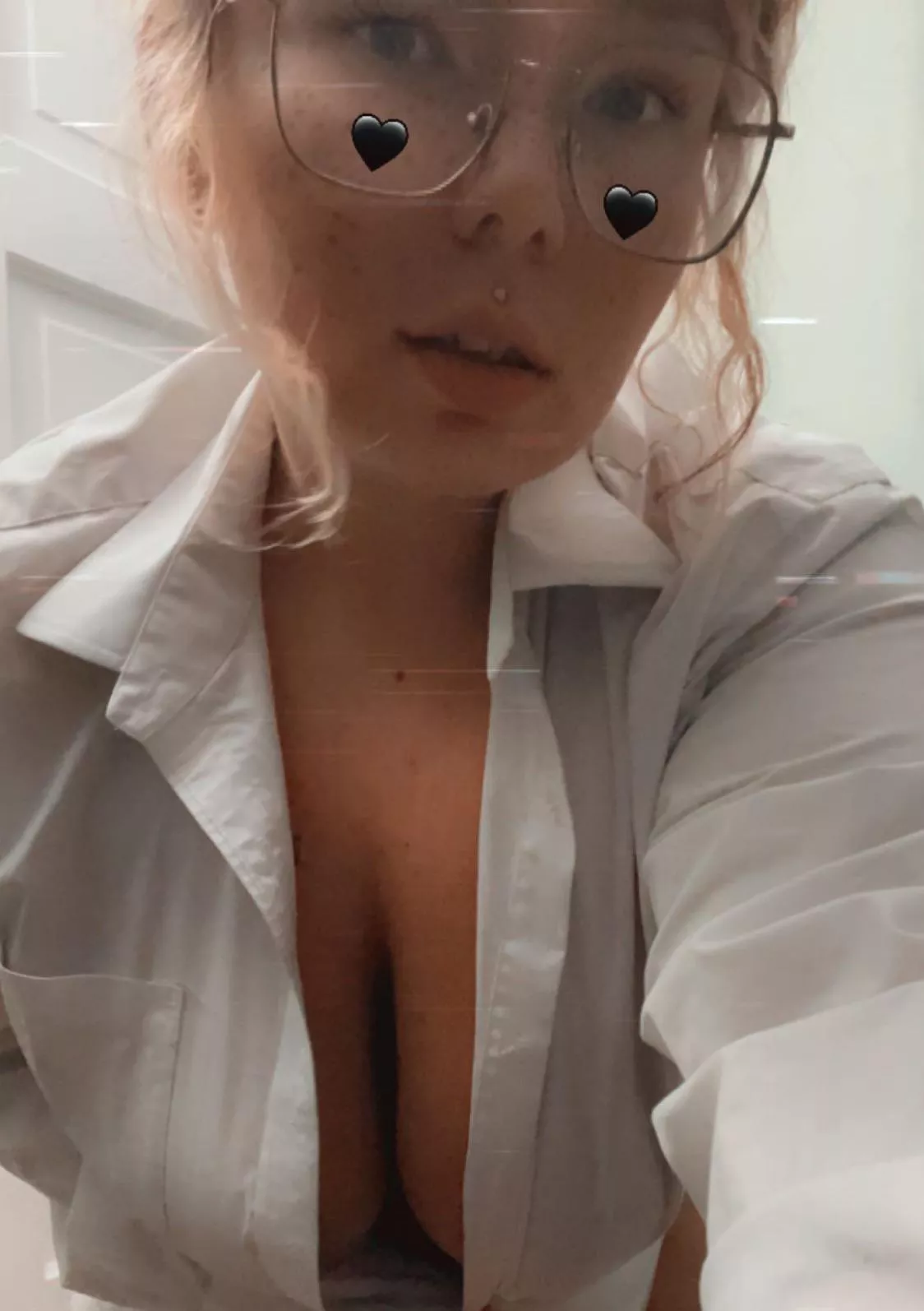 Getting ready for work 😘