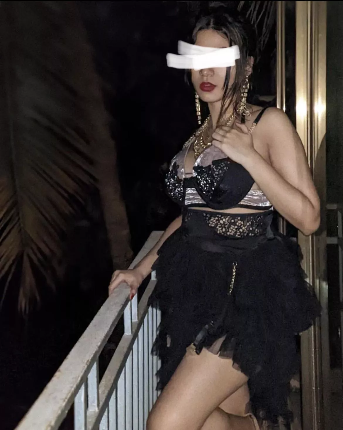 Girlfriend posed for me a little while before she left me and went in to her date she had picked up in the club. I wasn’t allowed to watch :( Goa is wild!