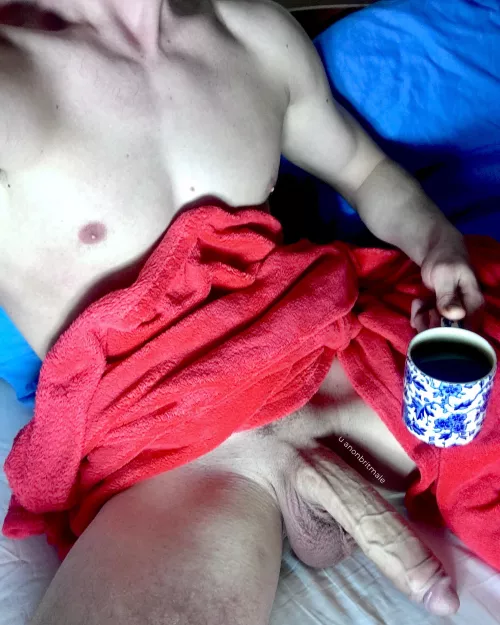 Good morning! It’s still dark and freezing. Keeping it simple with a nice black coffee ☕️😋