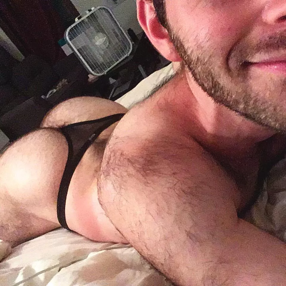 Happy Friday! Smack my butt for good luck this weekend 👀