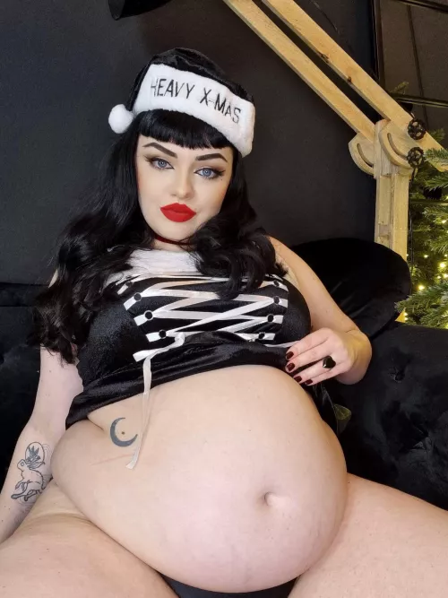 “heavy x-mas”… emphasis on “heavy” 😏 🥵