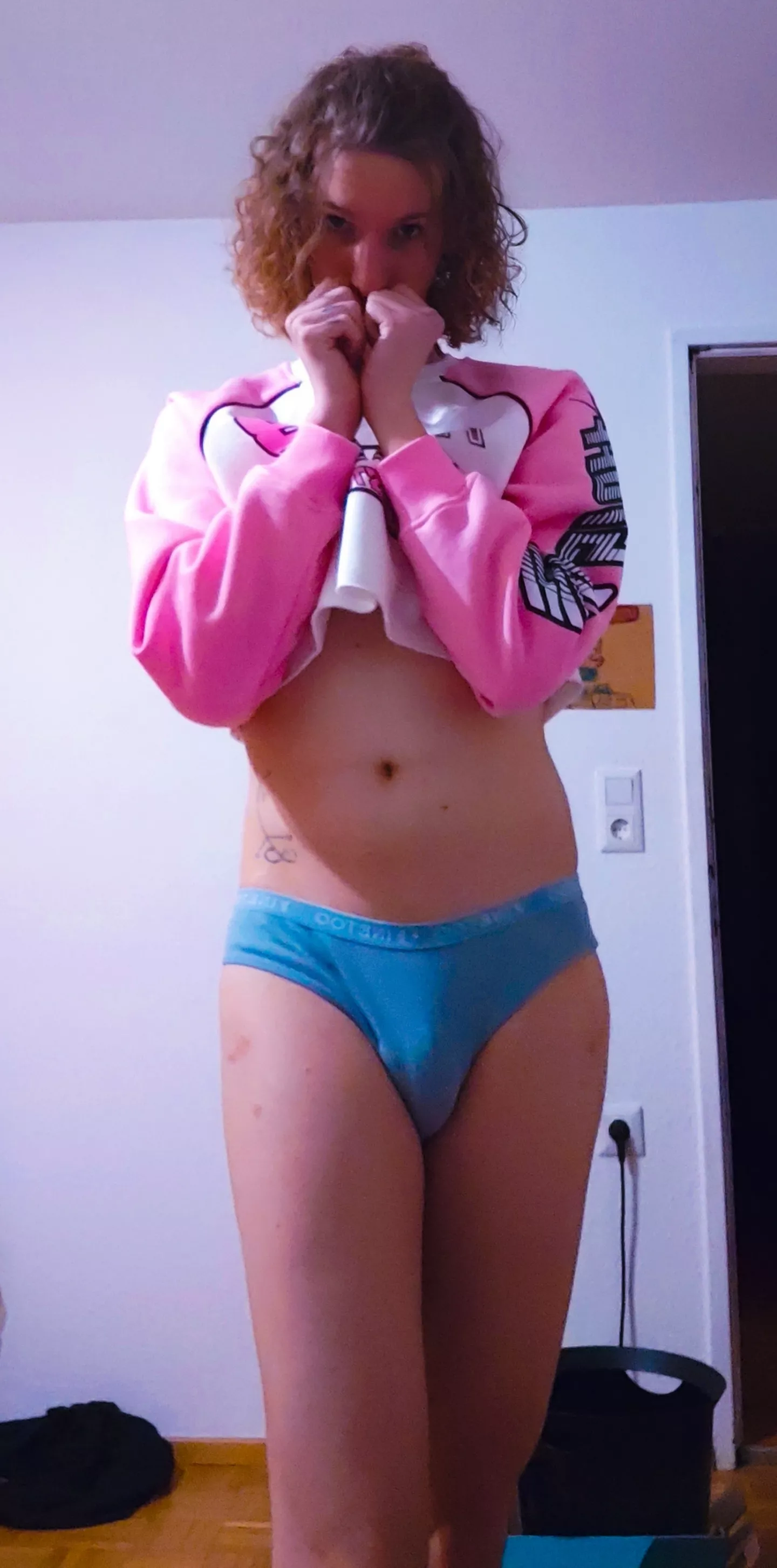 Help! The intrusive thoughts are winning again.. I'm still cis tho, right? 🥺