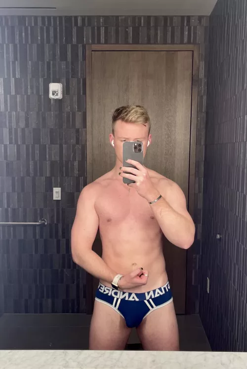 Hotel bathroom lighting is always superior