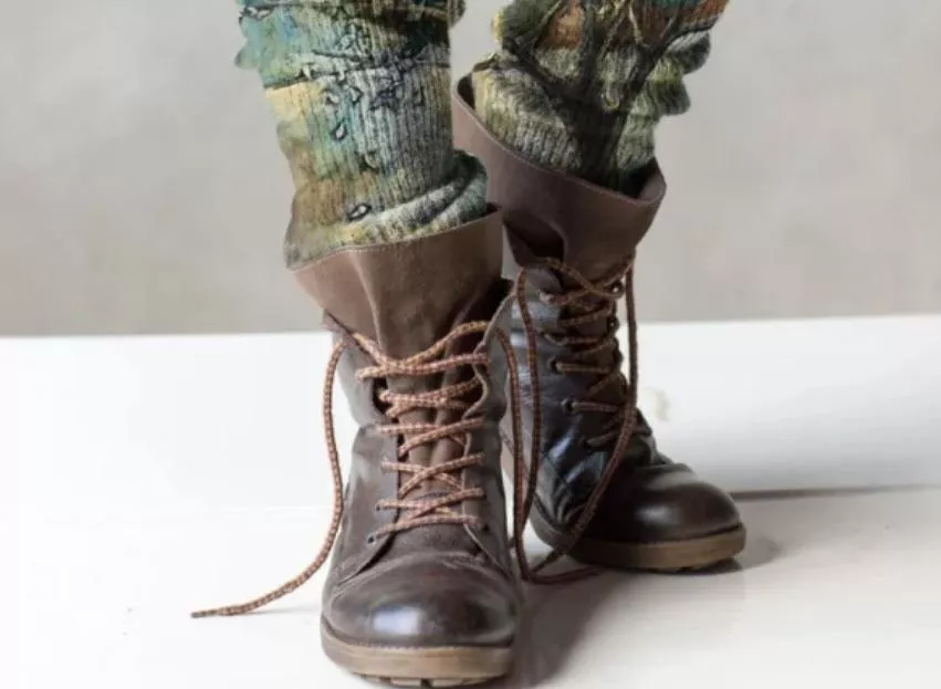 I’m looking for boots like these for a friend size 8 womens. Preferably black but brown could work. What are these types of boots called and are there any good brands that sell these?