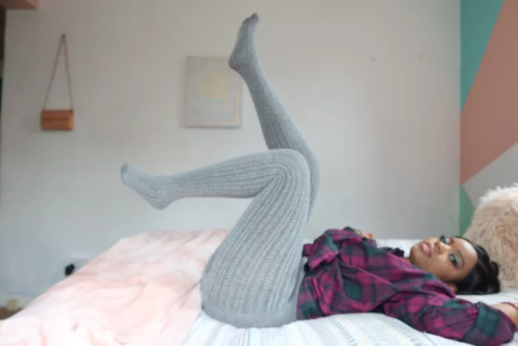 In love with these wool tights... Legs up! 😏💋