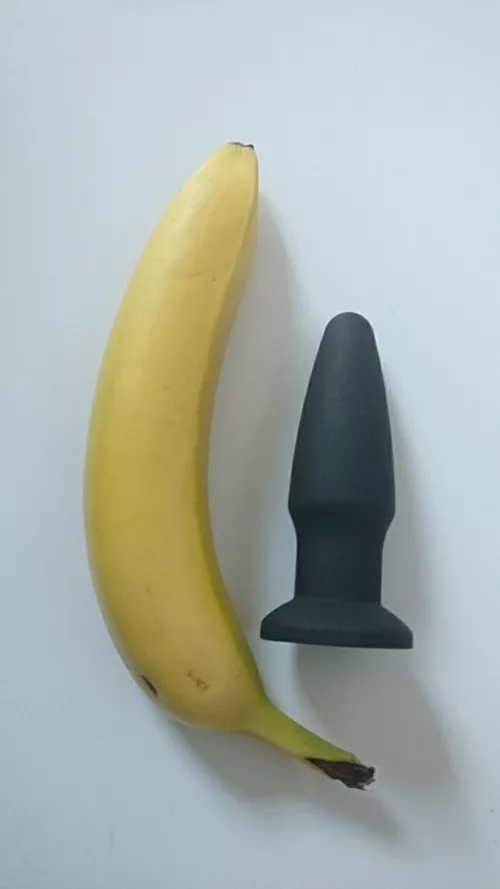 Insert banana and plug it to stop it coming out 😏