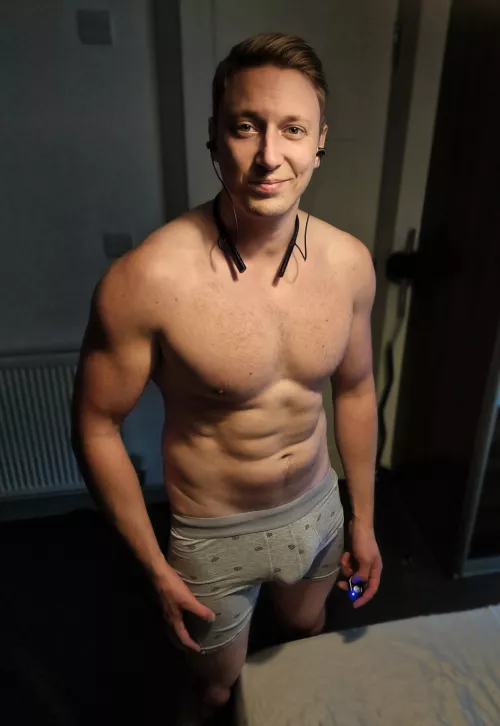 Is this enough of an outline for you horny people?