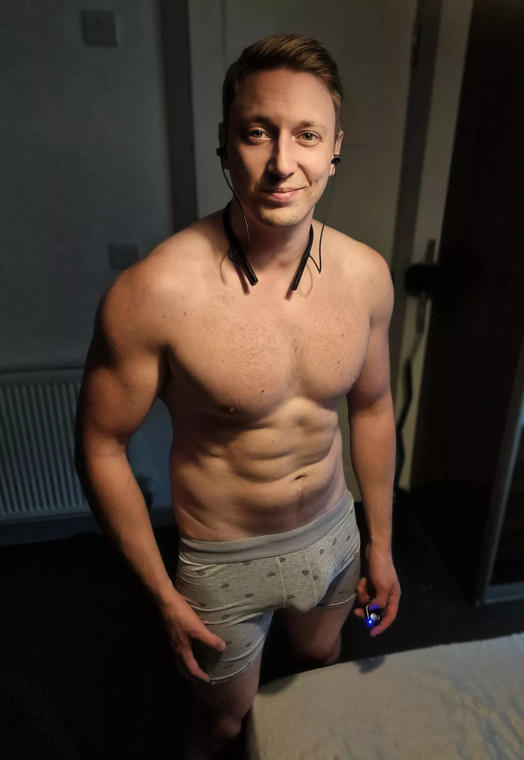 Is this enough of an outline for you horny people?