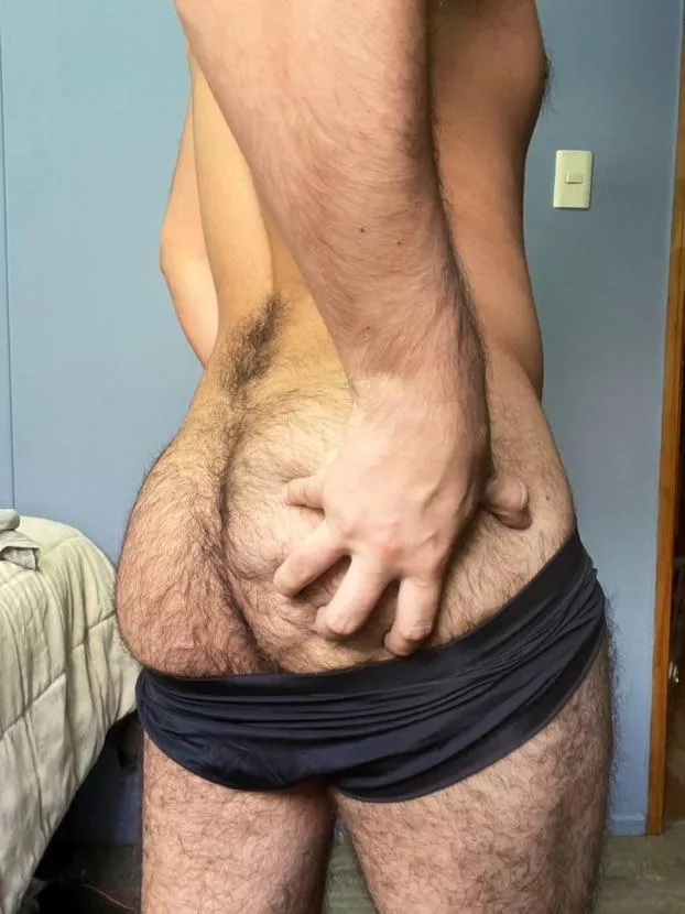 It’s Friday and you should grab a handful of me 🤭