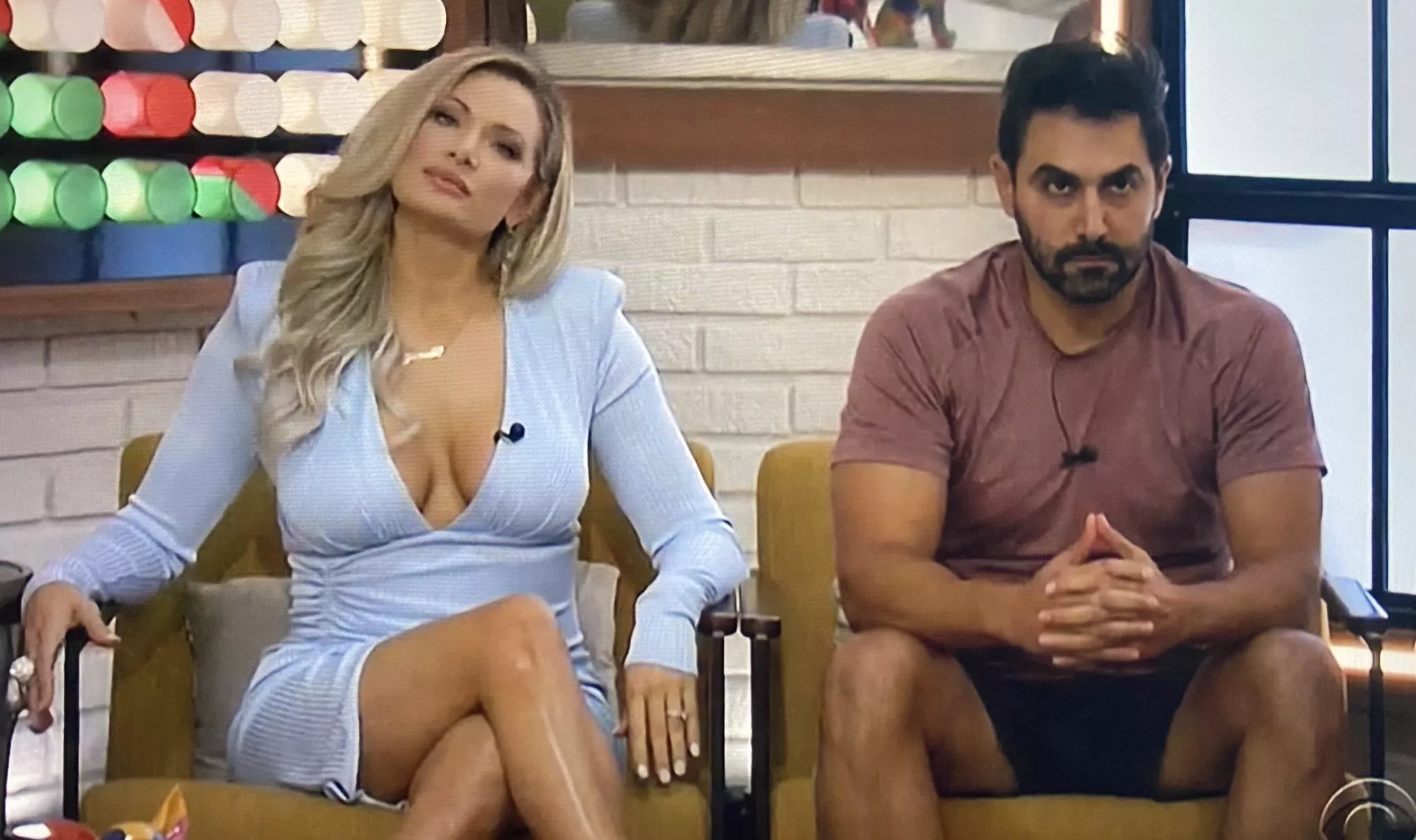 Janelle looking MILF-tastic