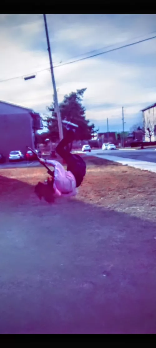 just a Flippy trans girl with a guitar🖤🖤🖤