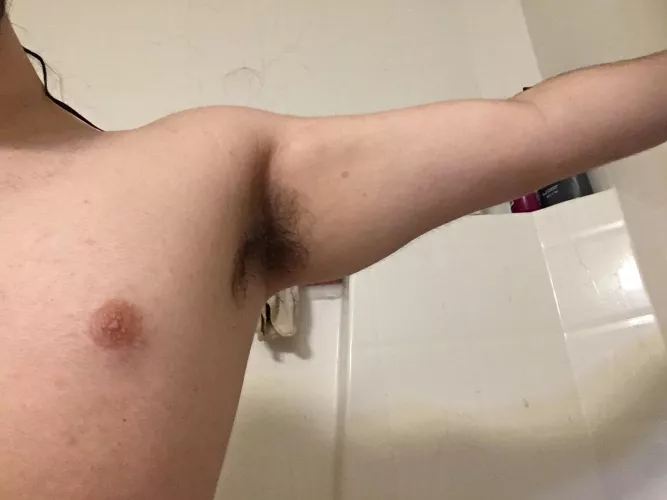 Just got out of the shower who wants to help me dry off