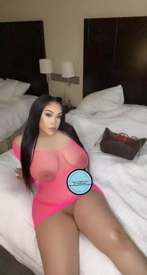 Let me strip for you daddy I’ll make u cum in a minute