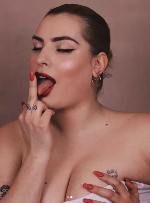 Let's do it on the table. Ok?