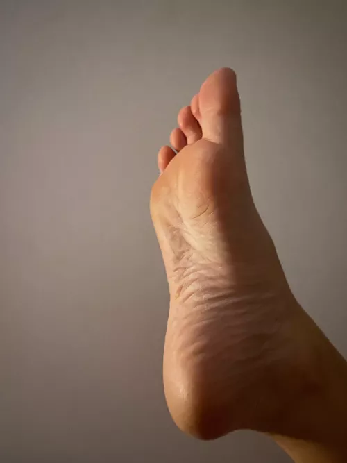 Lick my winkled soles and don’t miss one spot 😋