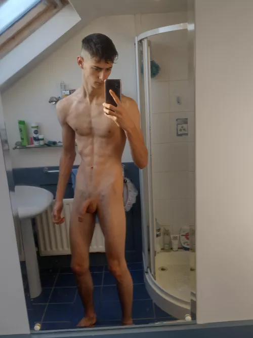 (m) 18 hope y'all love skinny guys