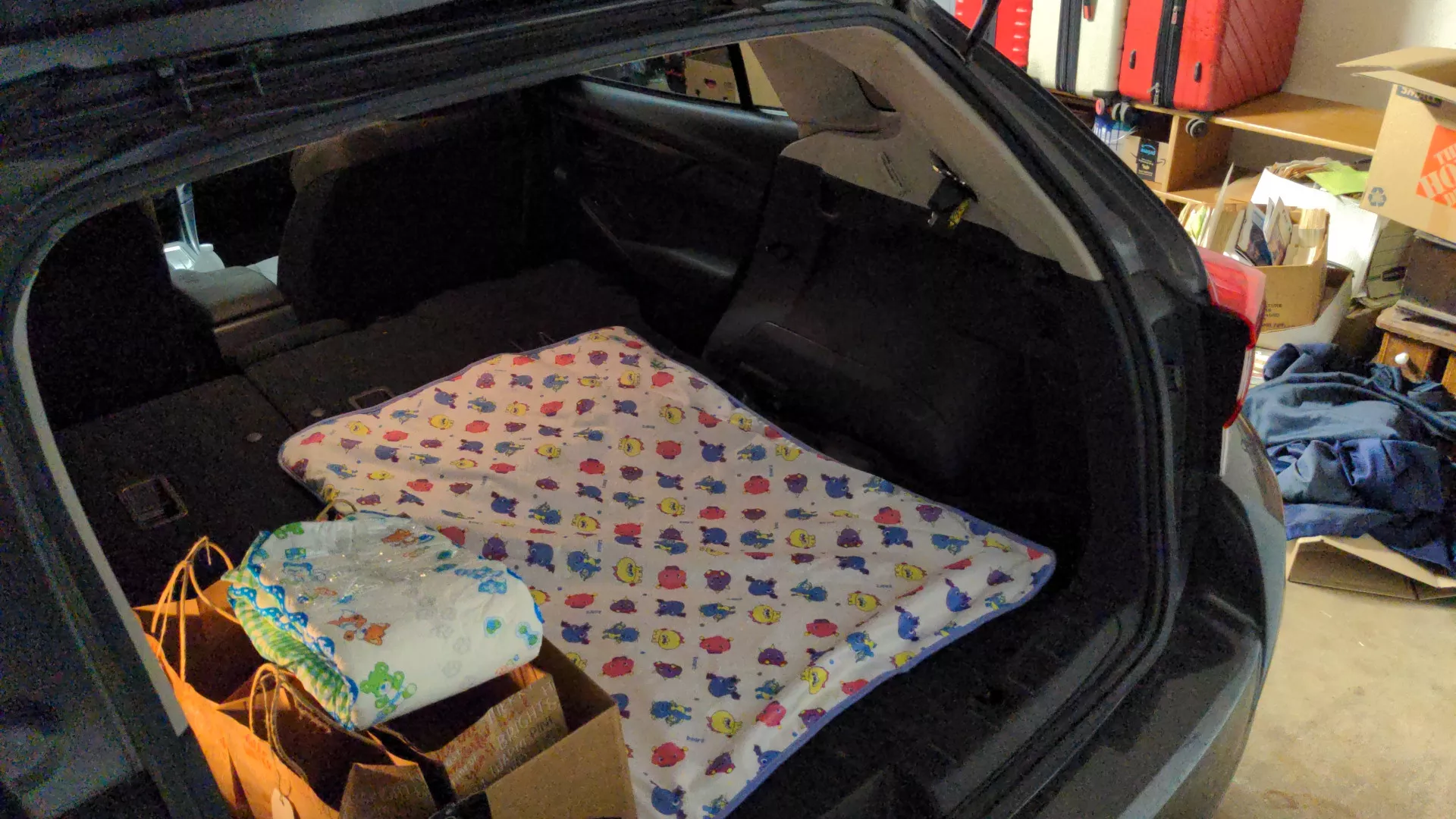 Meeting up with a group of my little friends, I'm prepared for the eventual changes with my mobile changing space.