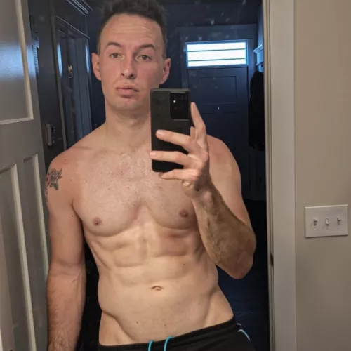 Messy mirror kinda ruined this selfie 🤳 lol