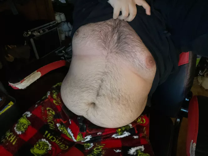 need a bubble butt boy to sit on my lap while we play ;)