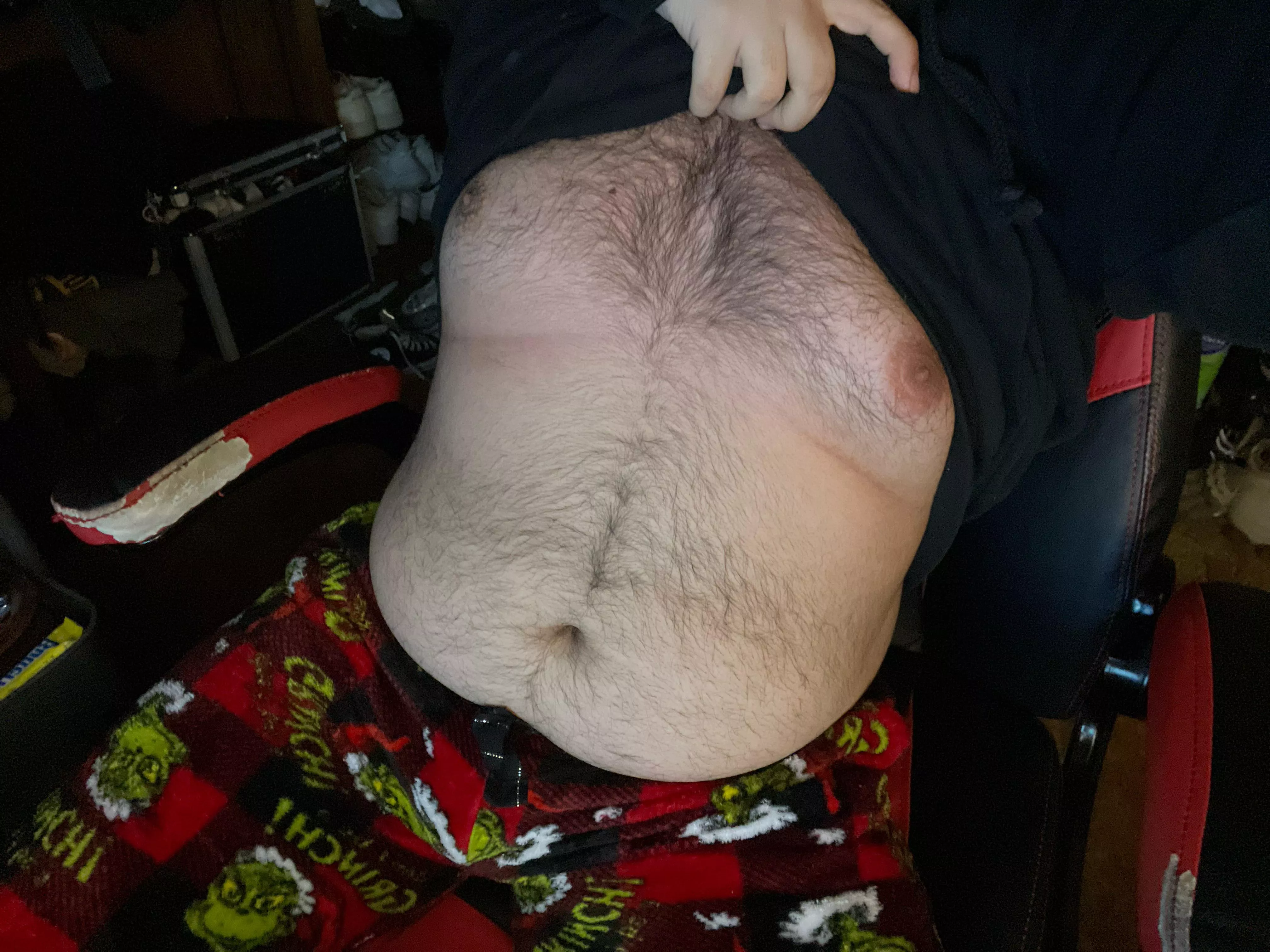 need a bubble butt boy to sit on my lap while we play ;)