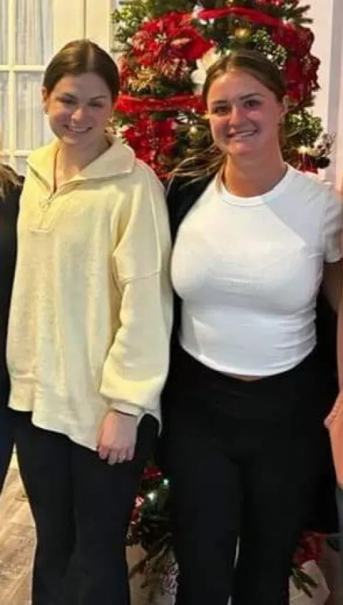 older sis is jealous of younger sis.