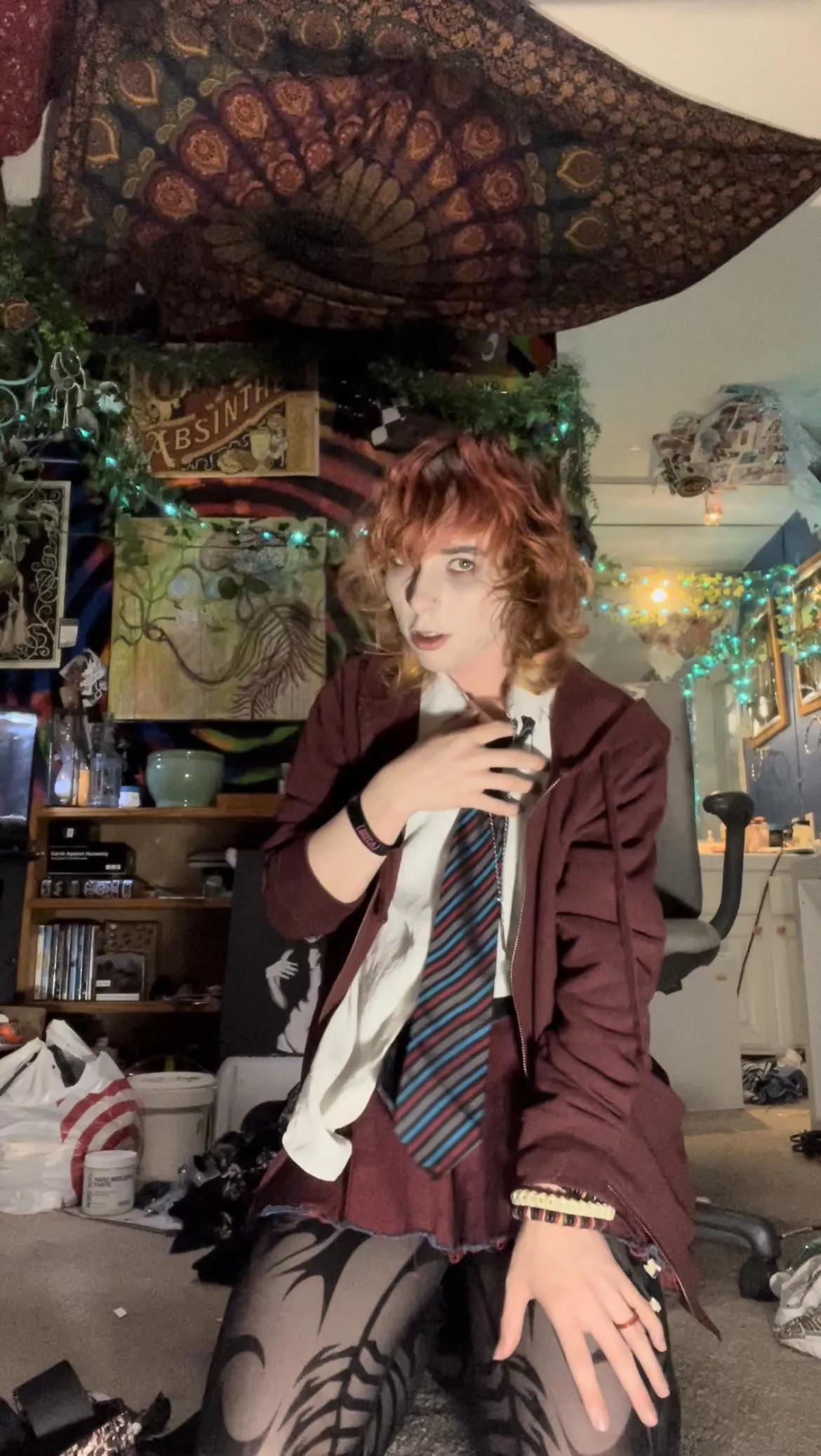 Schoolgirl but make it violently from the early 2000’s