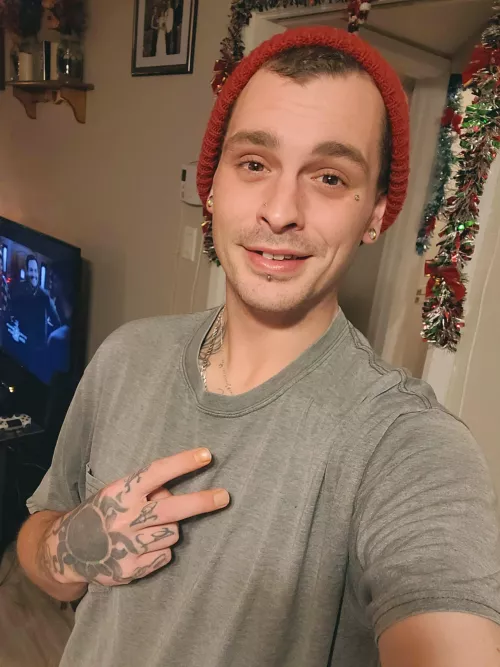 Sup guys? Christmas season has me feeling sorta cute, so, here we are haha 🎄🎅🎁