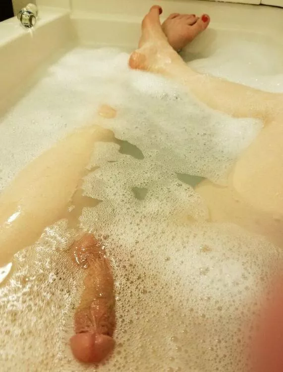 there's room for one more!💦💋