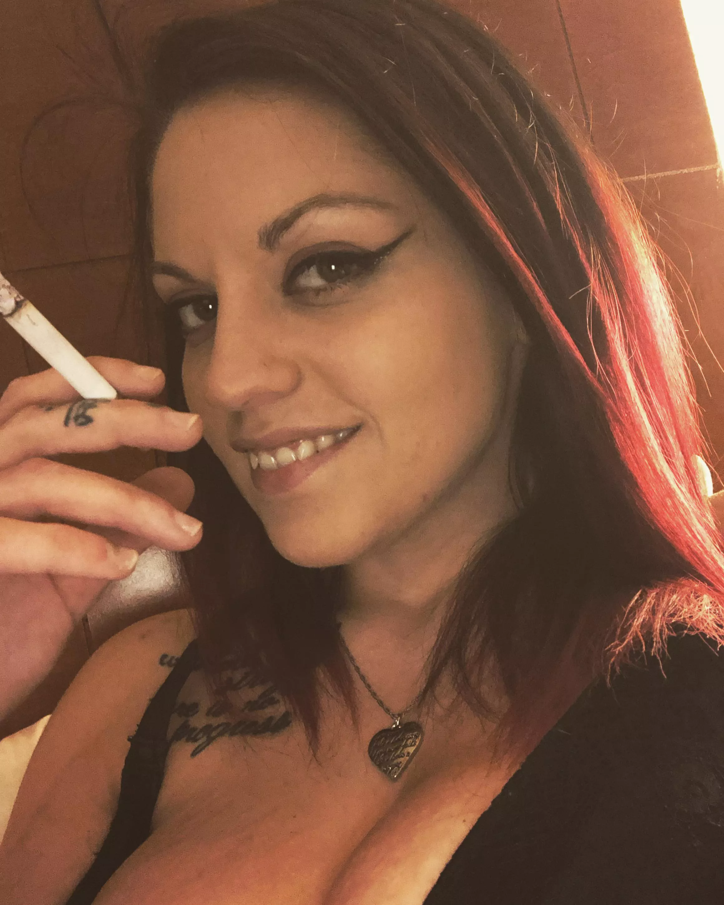 Throwback to my dark hair 💨