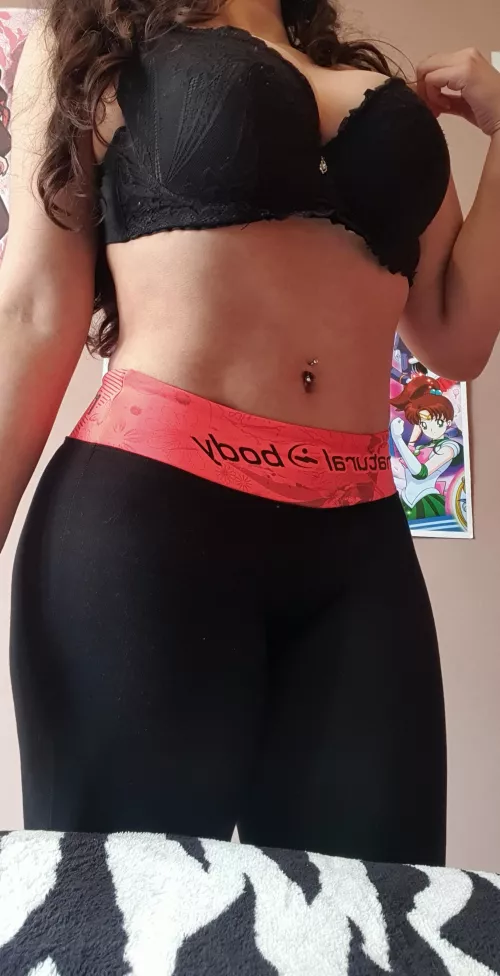 Tight, sexy tummy [IMG]