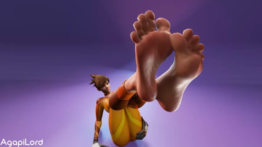 Tracer's Feet Up Close (AgapiLord)