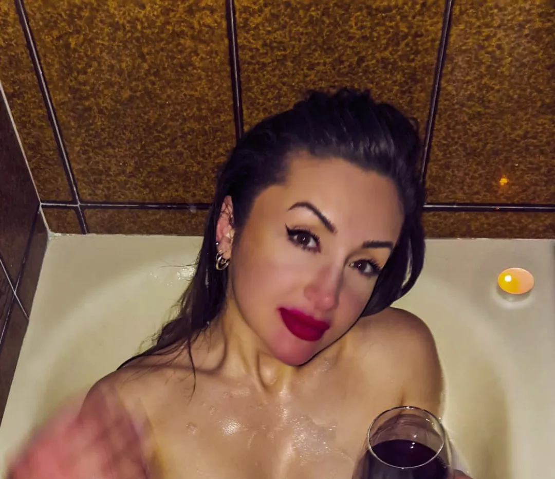 uncensored on 🤍💙👇👄