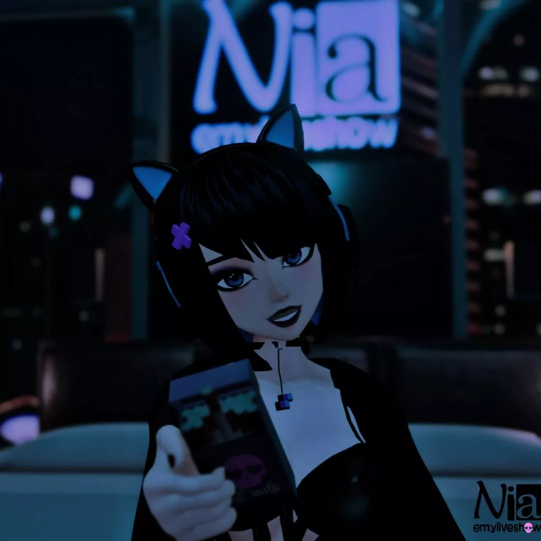 Wanna go smoke a bit together? 💙 chaturbate.com/emyliveshow