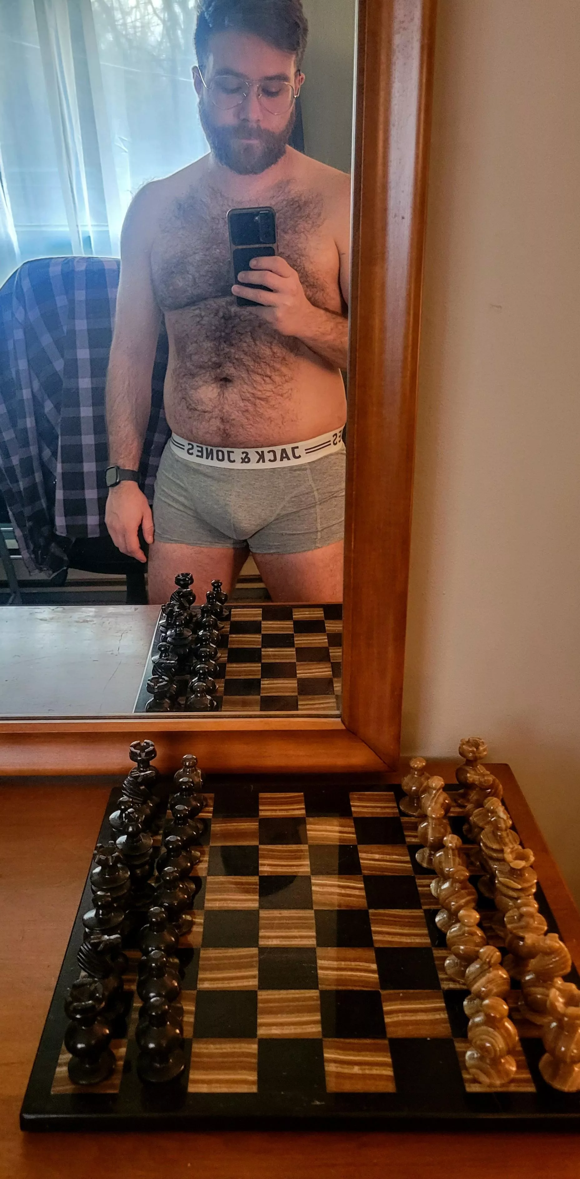 Wanna play with my chess (set) ?