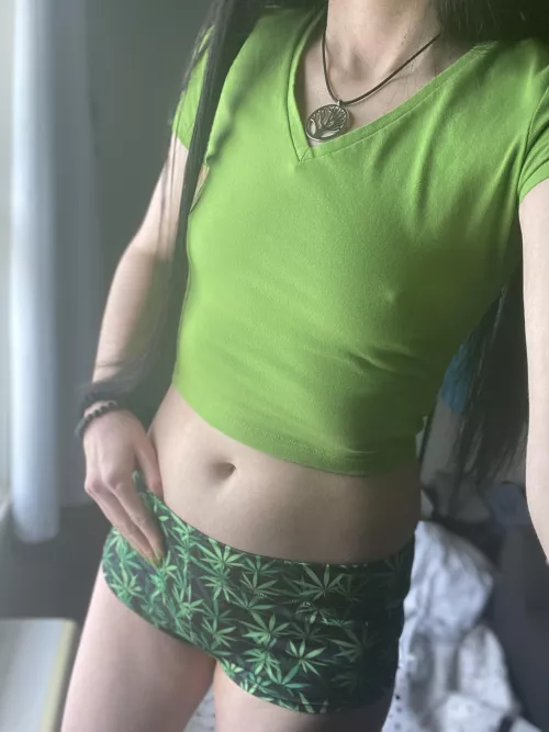 Wanna smoke a bowl with me 💨