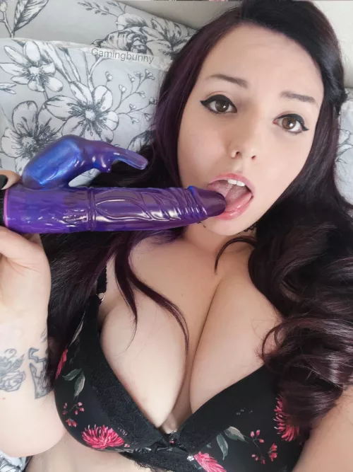 What hole should I fuck?