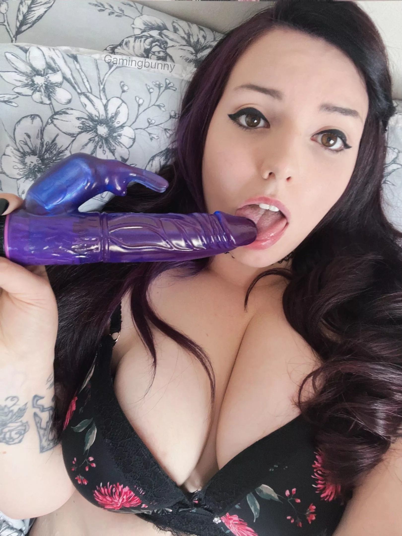 What hole should I fuck?