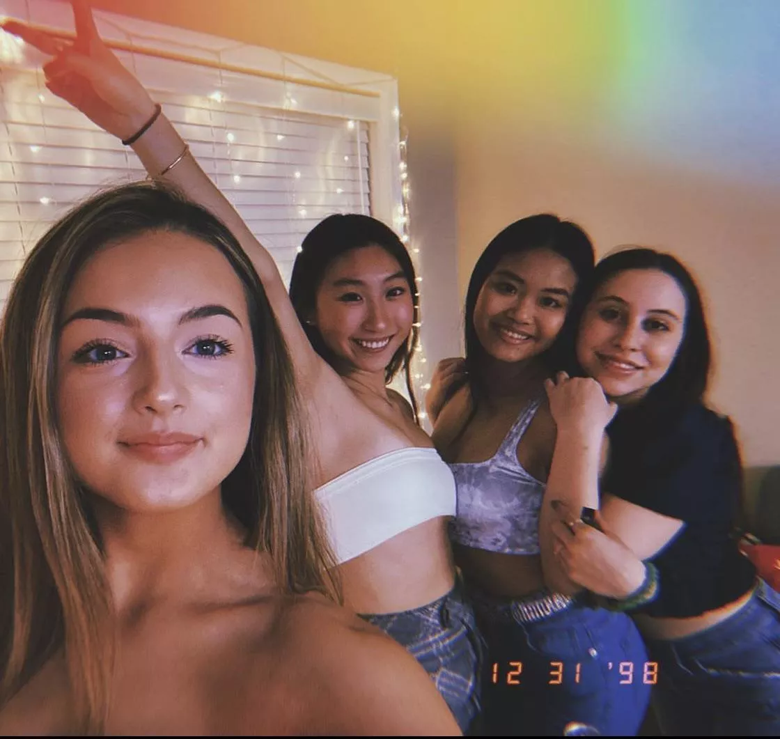 What order for these 4 college girls?